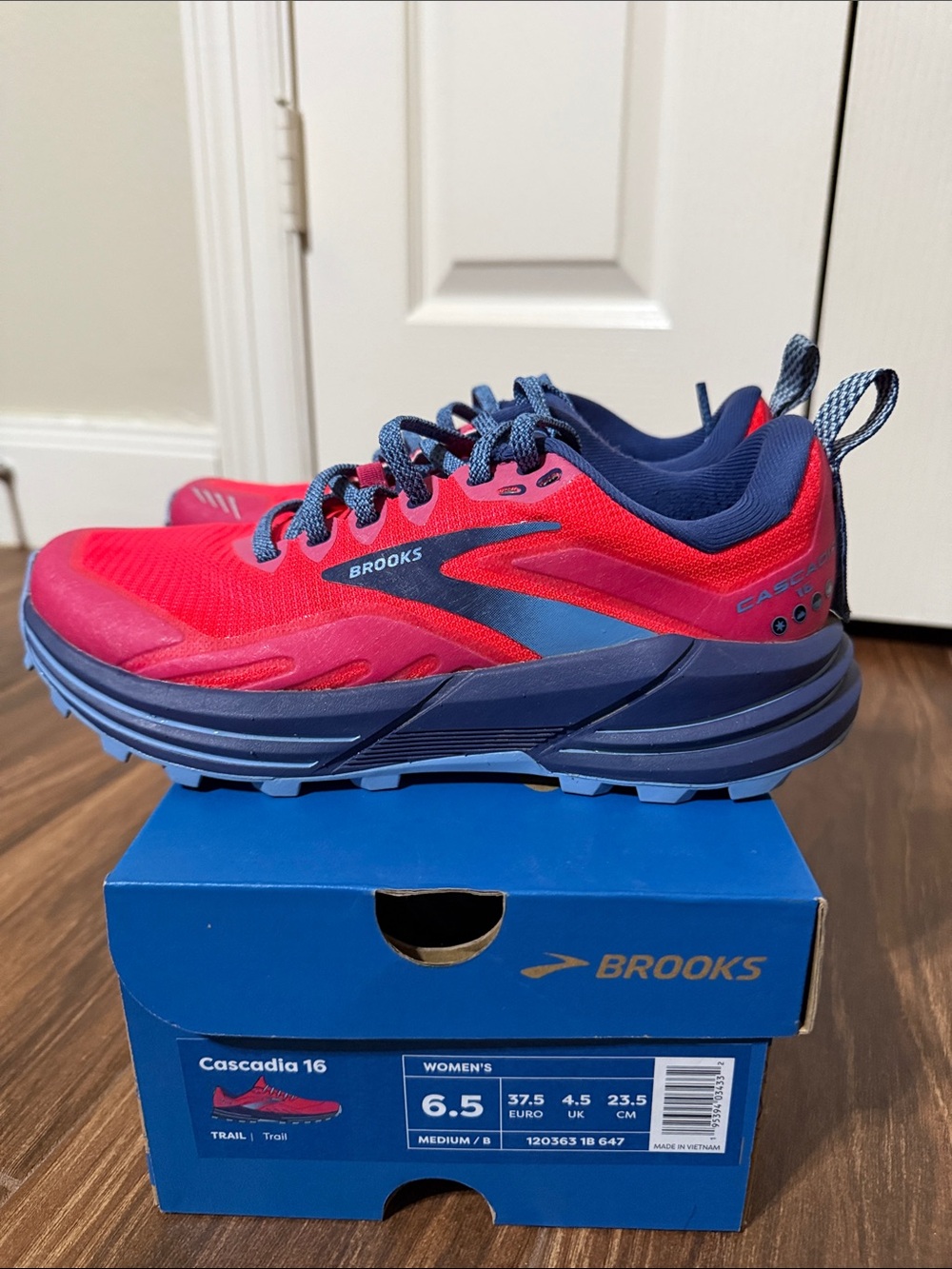 Brooks Women’s Trail Sneakers in Pink and Navy - Picture 2 of 5